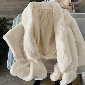 White faux fur shawl